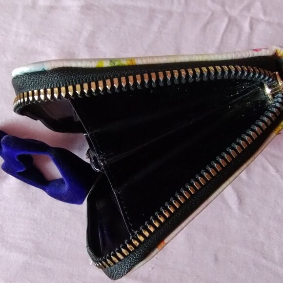 Betsey Johnson Floral Clutch Wristlet - Picture 6 of 10